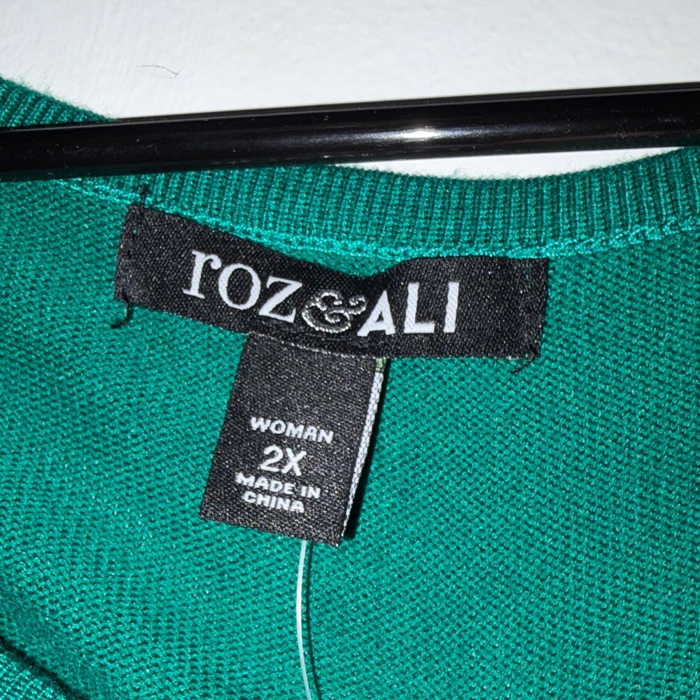 Roz & Ali Green light sweater with Black Beaded Shoulders - Picture 2 of 8